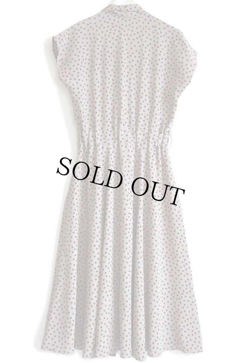 画像3: 80s CELAIN PARIS ドット柄 マキシ丈 ノースリーブ レーヨン ドレス ワンピース グレーベージュ 38 (3)