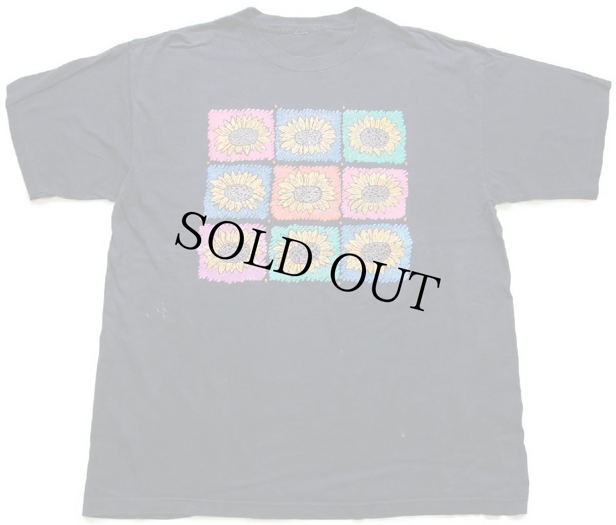 画像2: 90s ひまわり アート 発泡プリント リベット付き コットンTシャツ 黒 (2)