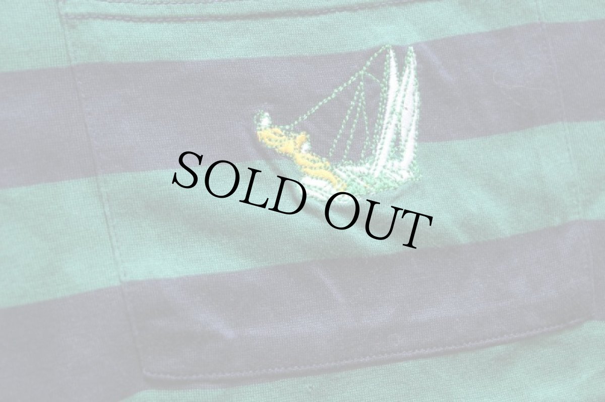 画像4: 90s イタリア製 QUATTRO E SETTANTA ロゴ刺繍 ボーダー コットン ポケットTシャツ 緑×紺 (4)