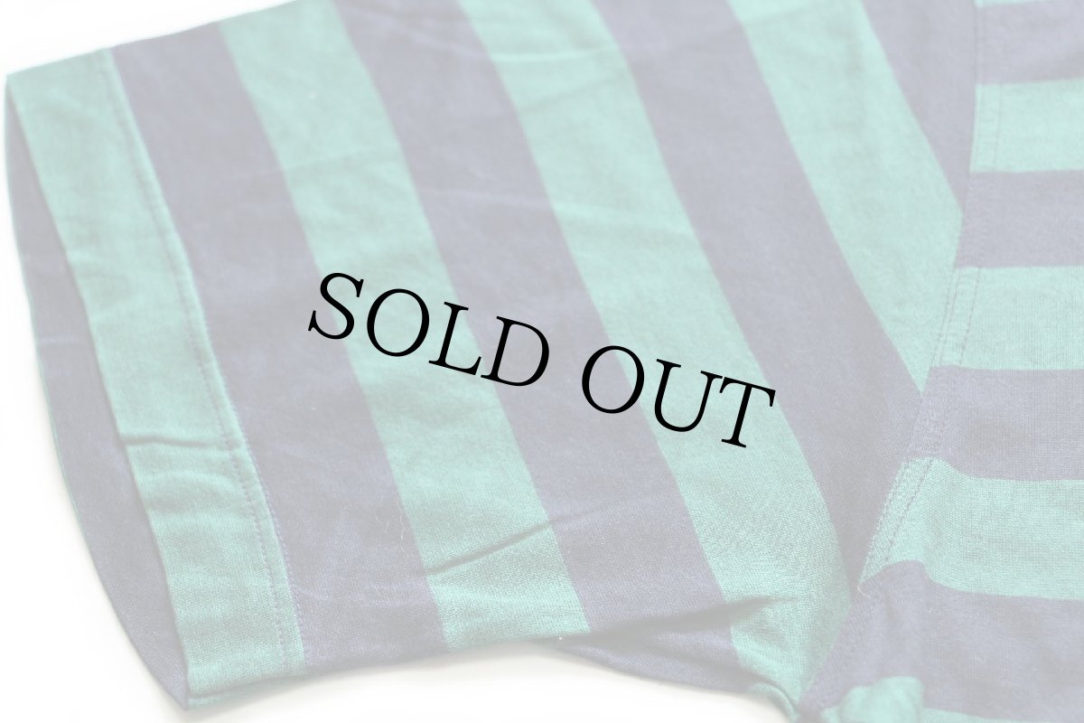 画像7: 90s イタリア製 QUATTRO E SETTANTA ロゴ刺繍 ボーダー コットン ポケットTシャツ 緑×紺 (7)