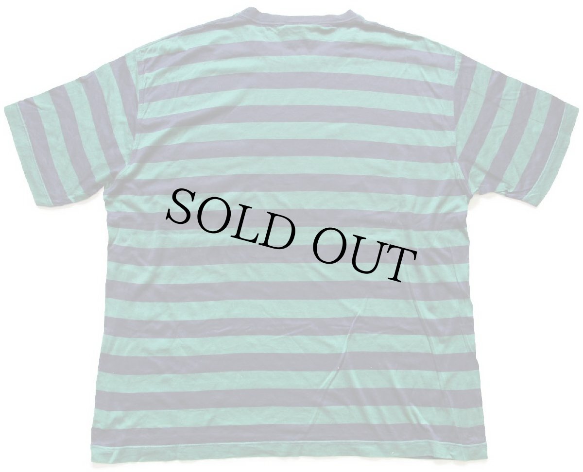 画像3: 90s イタリア製 QUATTRO E SETTANTA ロゴ刺繍 ボーダー コットン ポケットTシャツ 緑×紺 (3)