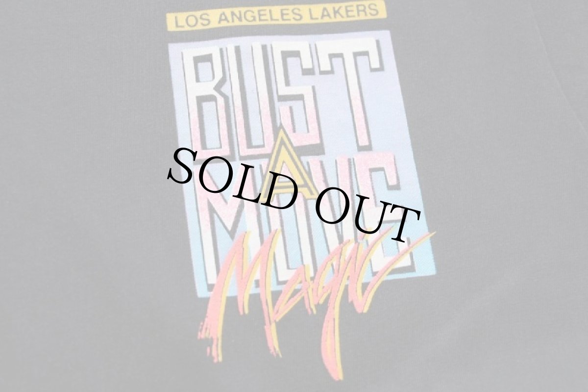 画像4: 90s NBA LOS ANGELES LAKERS レイカーズ Magic Johnson マジック ジョンソン BUST A MOVE コットンTシャツ 黒 L (4)