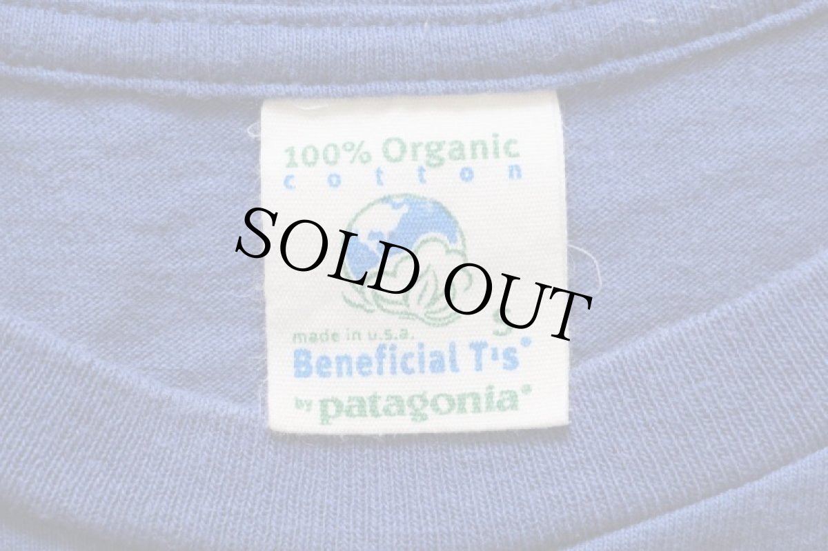 画像5: 90s USA製 patagoniaパタゴニア Beneficial T's オーバルロゴ オーガニックコットンTシャツ 青 S (5)