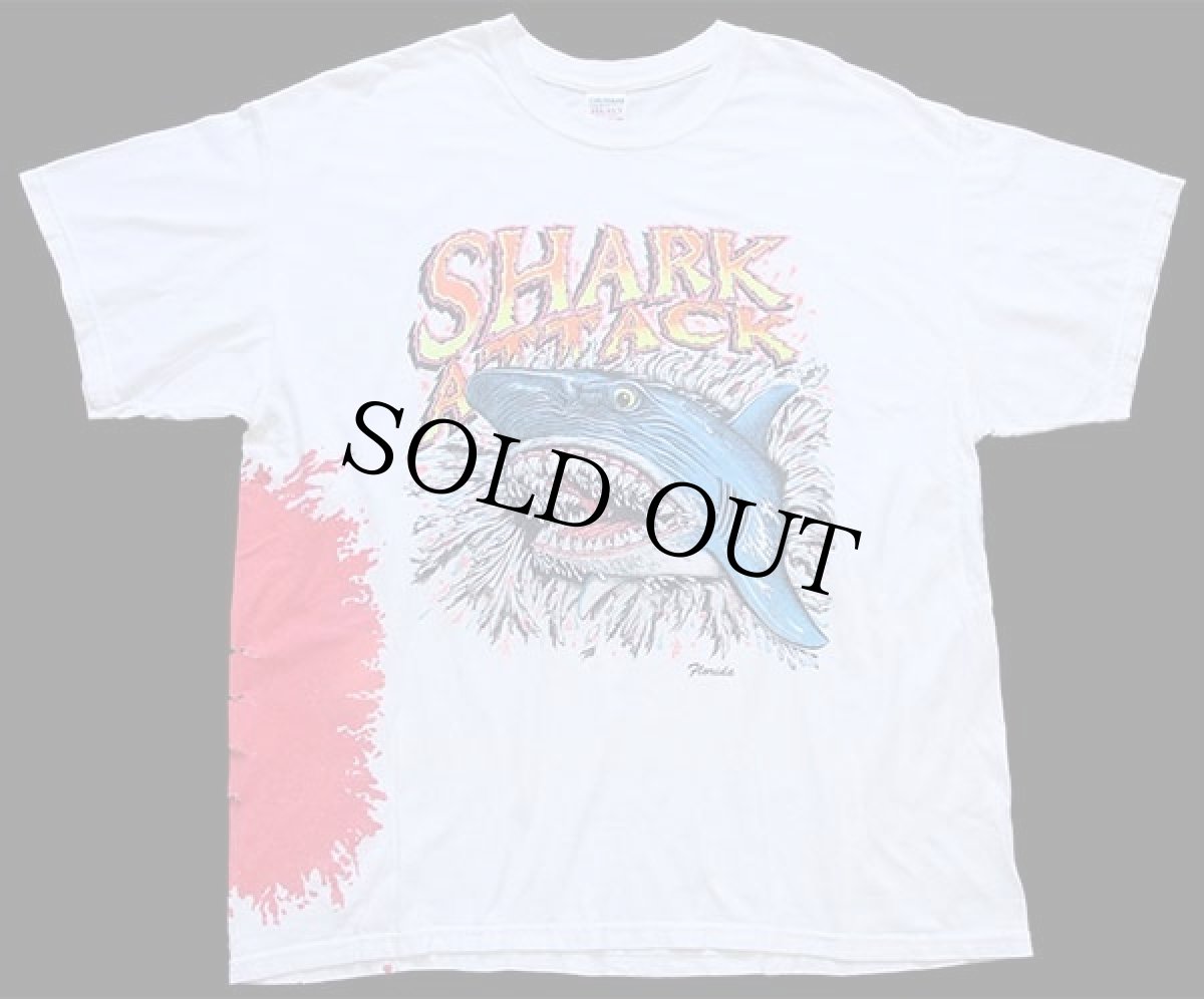 画像2: 00s SHARK ATTACK サメ ギミック コットンTシャツ 白 XL (2)