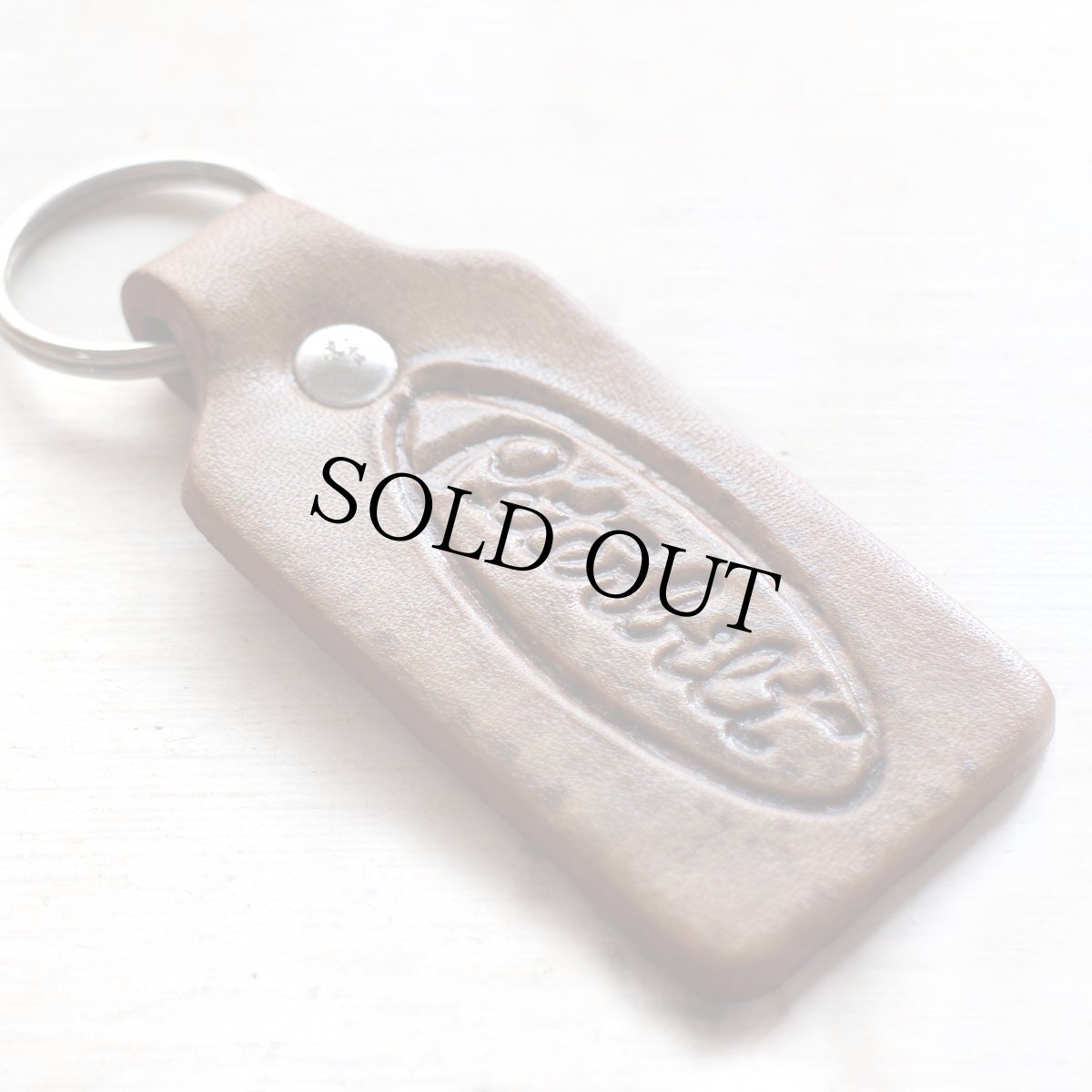 画像1: デッドストック★70s ハンドクラフト Peterbilt ロゴ カービング レザー キーホルダー 茶★キーチェーン (1)