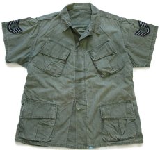 画像1: 60s 米軍 USAF パッチ付き 半袖 カスタム ジャングルファティーグジャケット 3rd ノンリップ ペンキ飛び オリーブグリーン フェード (1)