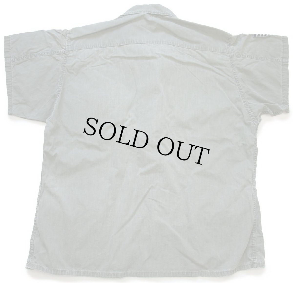 画像2: 60s 米軍 USAF パッチ付き 半袖 カスタム ジャングルファティーグジャケット 3rd ノンリップ ペンキ飛び オリーブグリーン フェード (2)