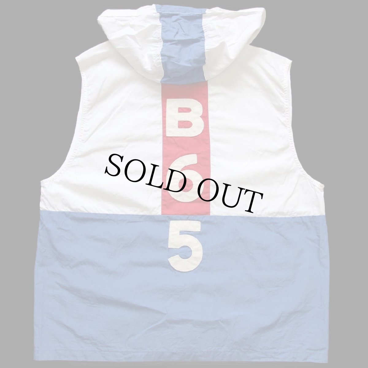 画像2: 90s イタリア製 BENETTONベネトン B65 フェルトパッチ マルチカラー 切り替え ノースリーブ コットンパーカー トリコカラー 44 (2)