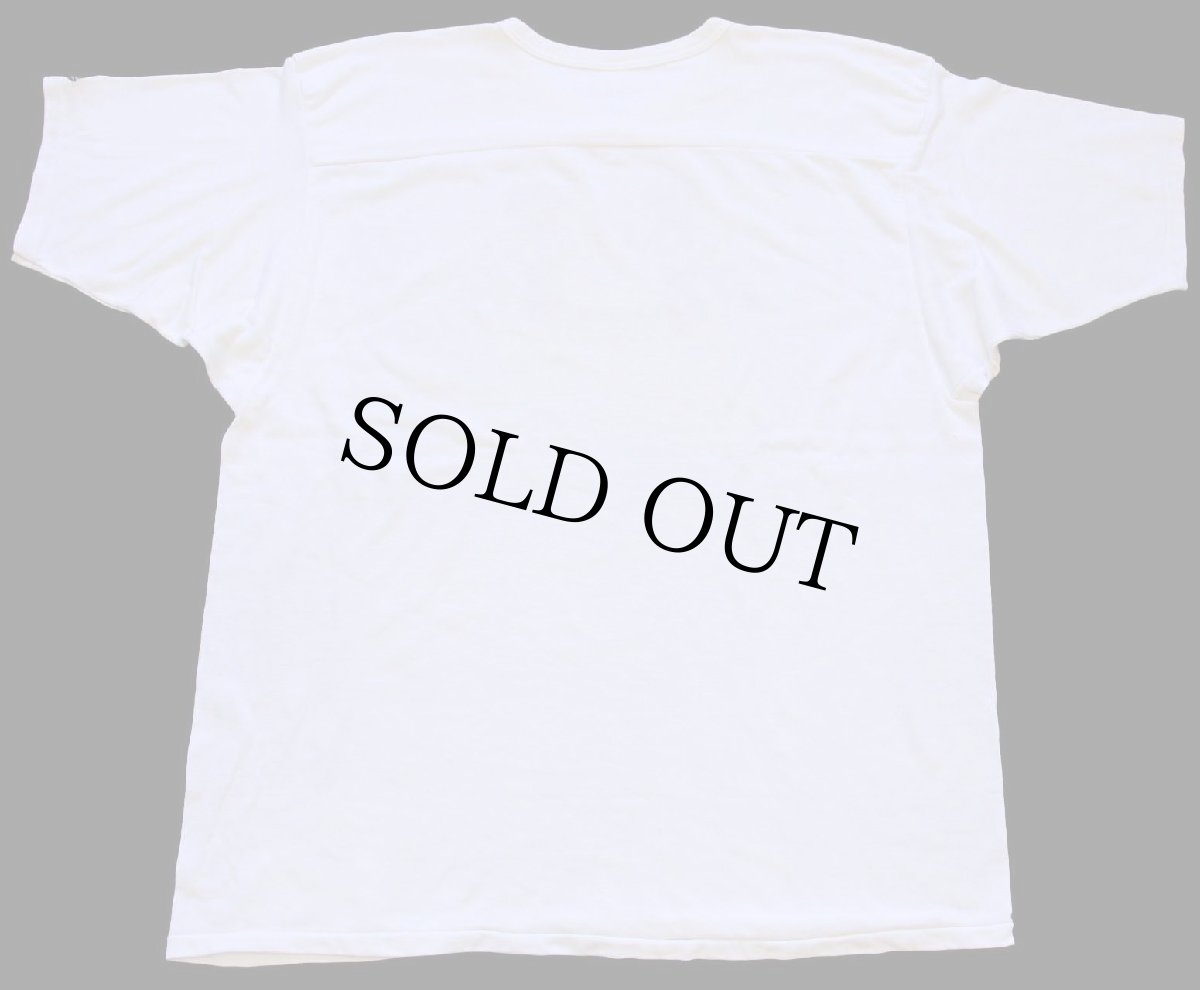 画像2: 80s USA製 Championチャンピオン MASSACHUSETTS Vネック コットン×ナイロン フットボールTシャツ 白 XL (2)