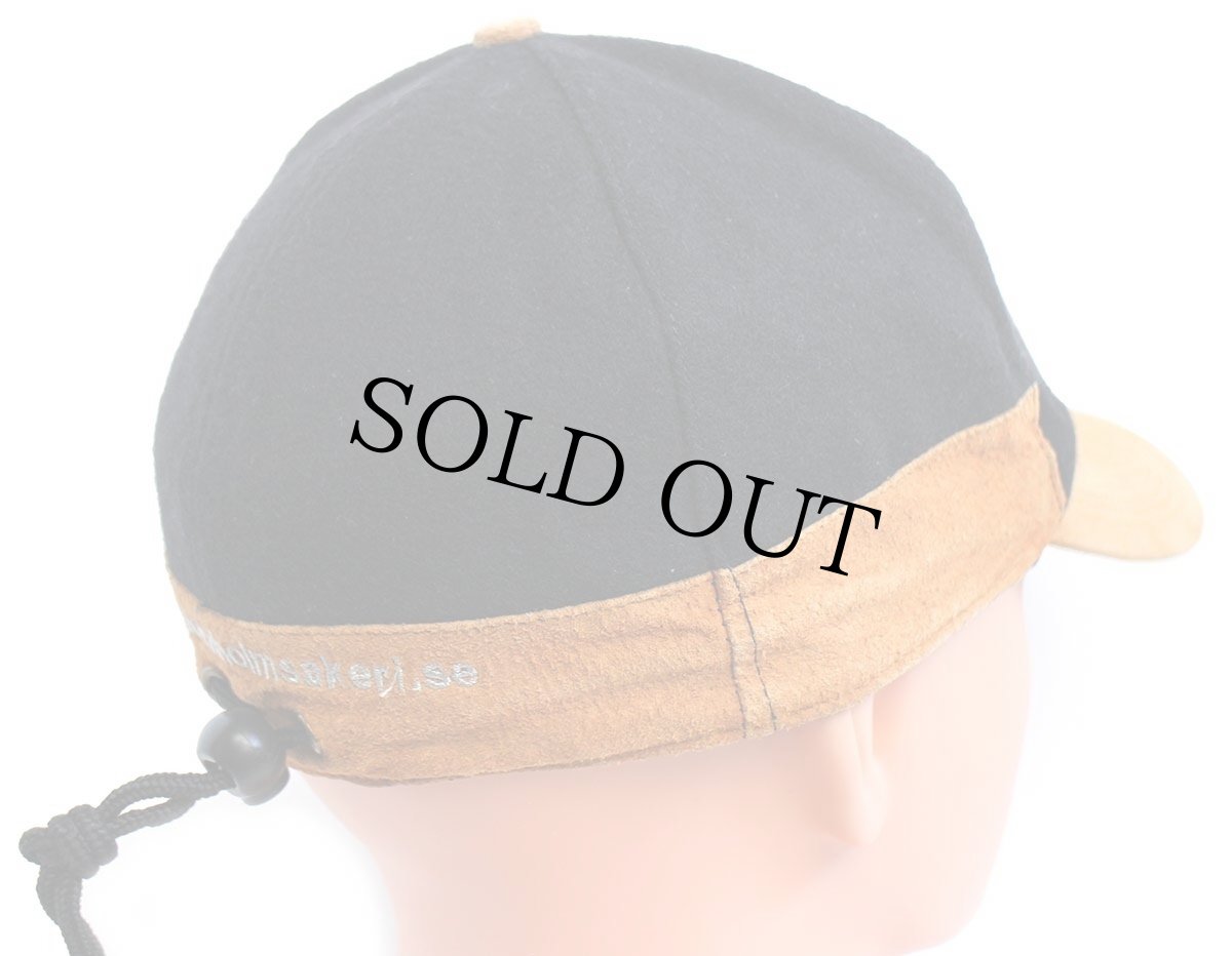 画像2: STOCKHOLMS AKERI AB 刺繍 耳当て付き ウール×レザーキャップ 黒×茶 (2)