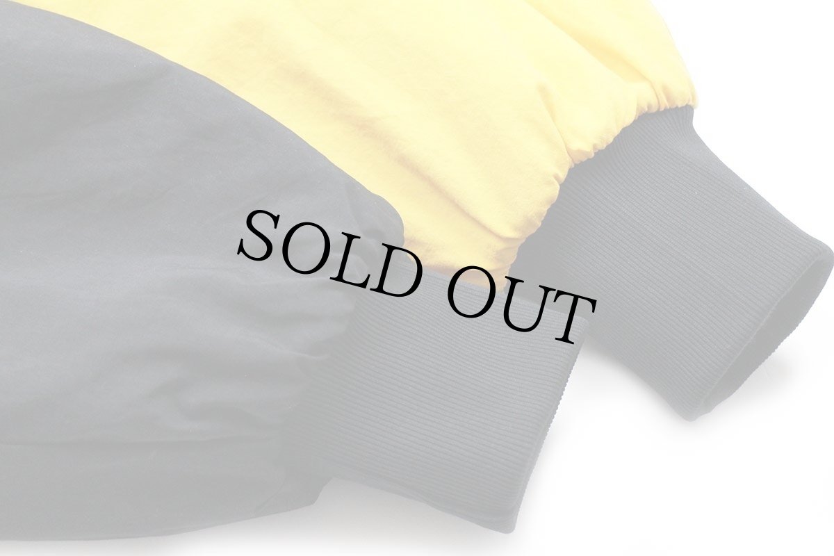 画像7: 90s USA製 LAWMEN BASEBALL 刺繍 ツートン アシンメトリー キルティングライナー ナイロンジャケット 黒×黄 XL (7)