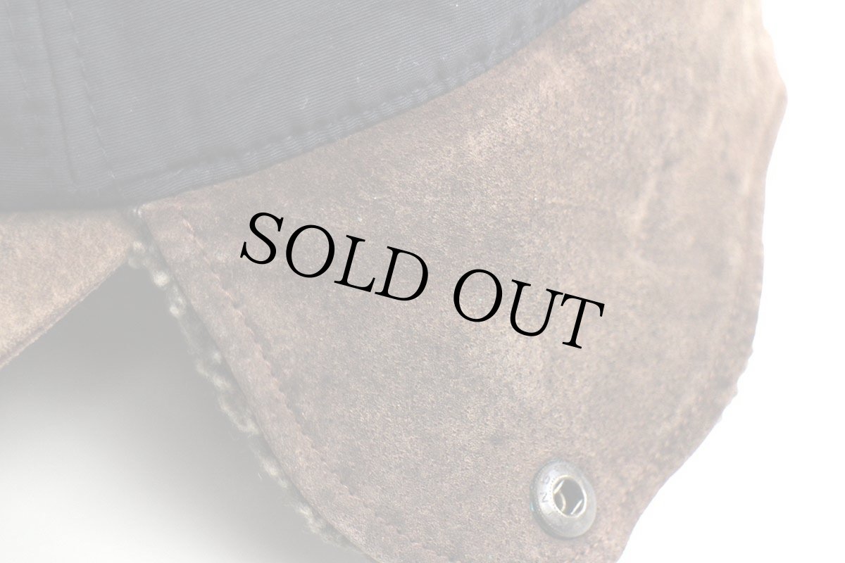 画像9: LYLE&SCOTT ユニオンジャック 刺繍 ツートン 切り替え ボア耳当て付き ナイロン×レザーキャップ 黒×茶 (9)