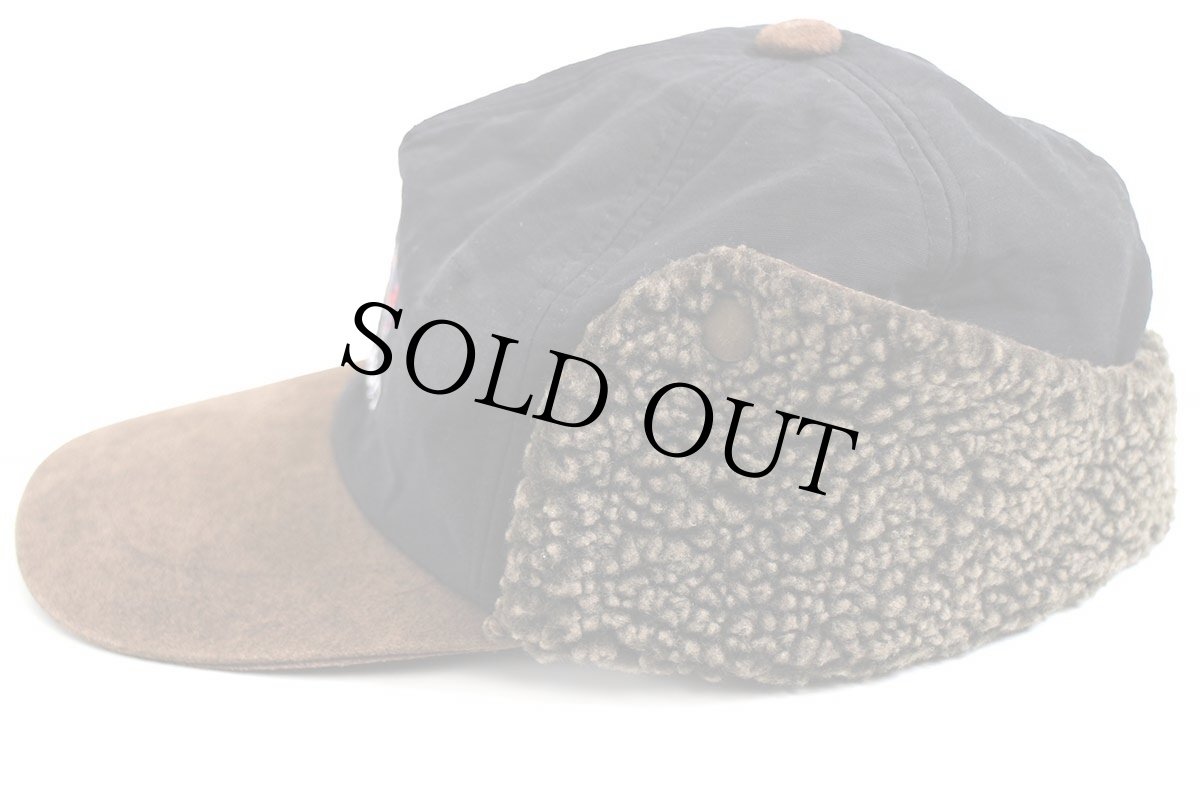 画像3: LYLE&SCOTT ユニオンジャック 刺繍 ツートン 切り替え ボア耳当て付き ナイロン×レザーキャップ 黒×茶 (3)