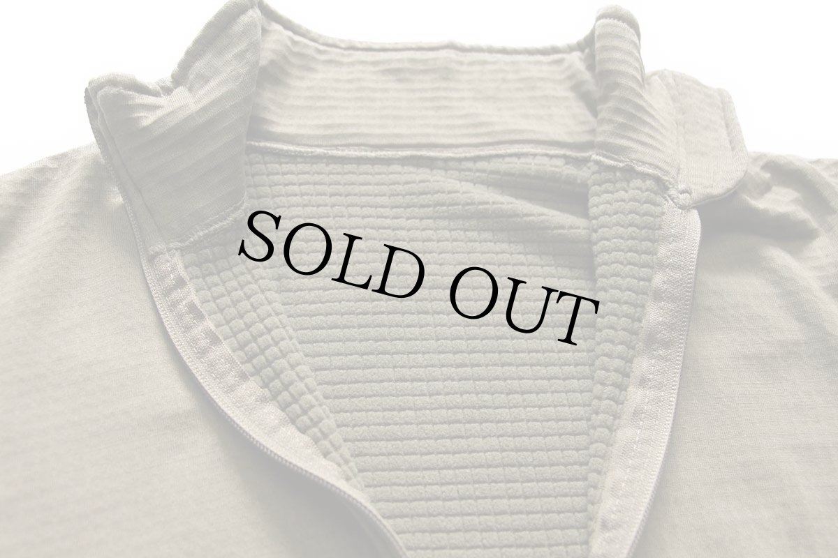 画像4: 米軍 ECWCS GEN3 LEVEL2 グリッドフリースシャツ コヨーテブラウン (4)