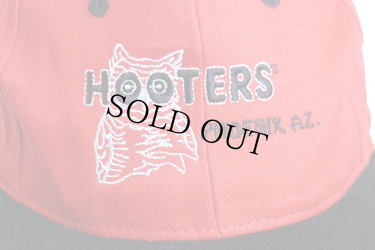画像5: 90s HOOTERS PHOENIX,AZ. ロゴ刺繍 ツートン 切り替え コットン×スエードレザー キャップ 赤×黒 (5)