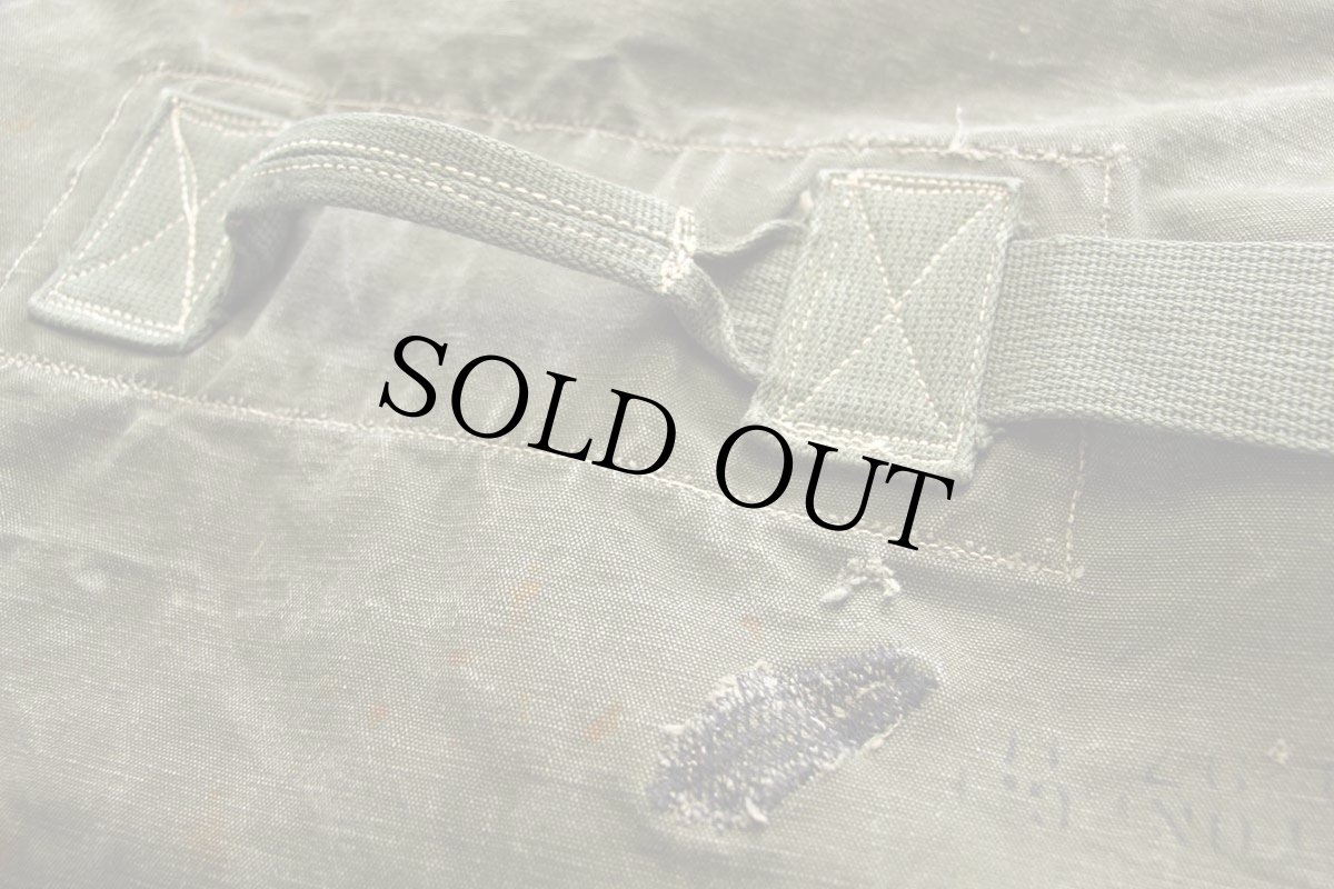 画像6: 40s 米軍 US ステンシル ダメージ コットン キャンバス ダッフルバッグ オリーブドラブ (6)