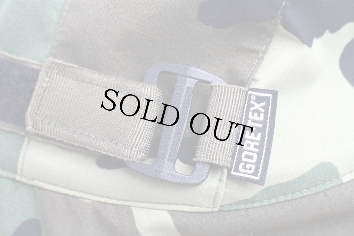 画像10: 90s イタリア軍 ウッドランドカモ フリースライナー 耳当て付き GORE-TEXゴアテックス ナイロン キャップ (10)