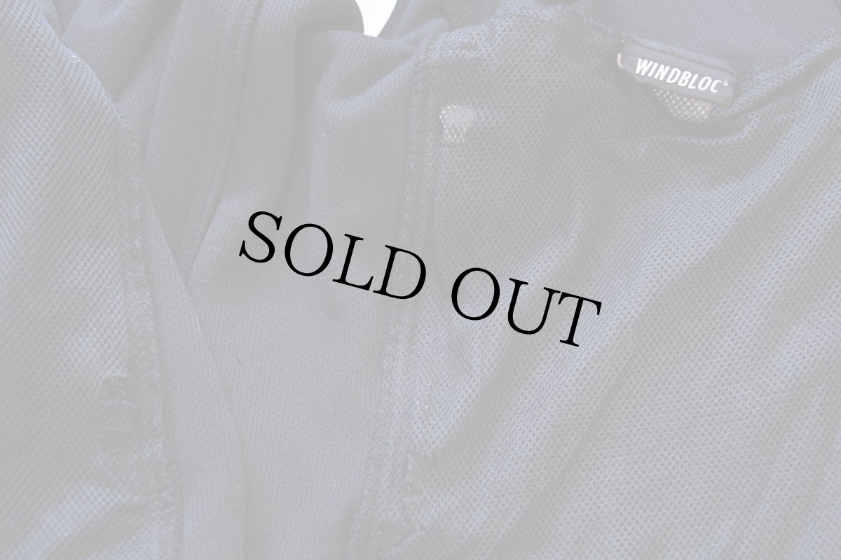 画像6: 90s USA製 EMS ワンポイント ロゴ刺繍 POLARTEC WINDBLOC フリースベスト 黒 M (6)