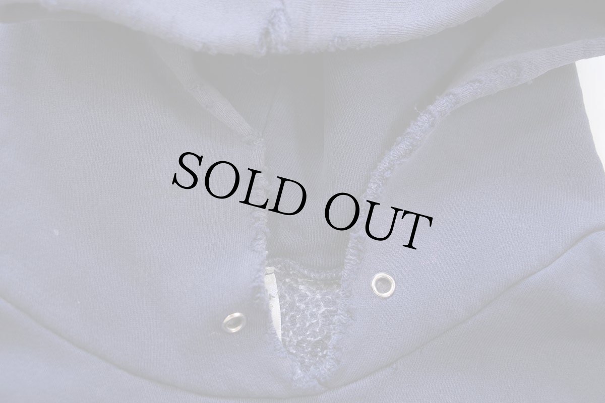 画像6: 00s AMERICAN ROOFING SUPPLY バックプリント ブリーチ飛び スウェットパーカー ボロ ナス紺 フェード L★フーディー (6)