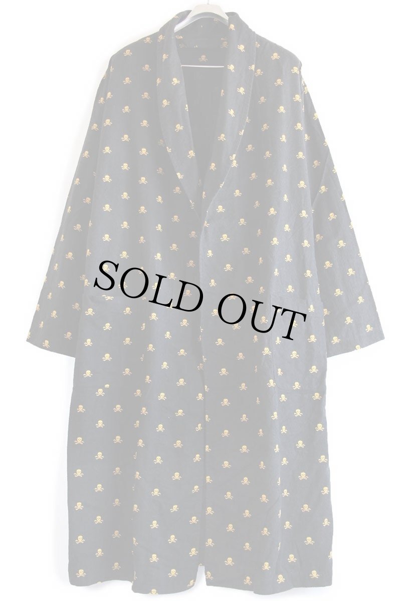 画像2: UNKNOWN スカル クロスボーン 総柄 ショールカラー コットン プリントネルガウン 黒★ローブ (2)