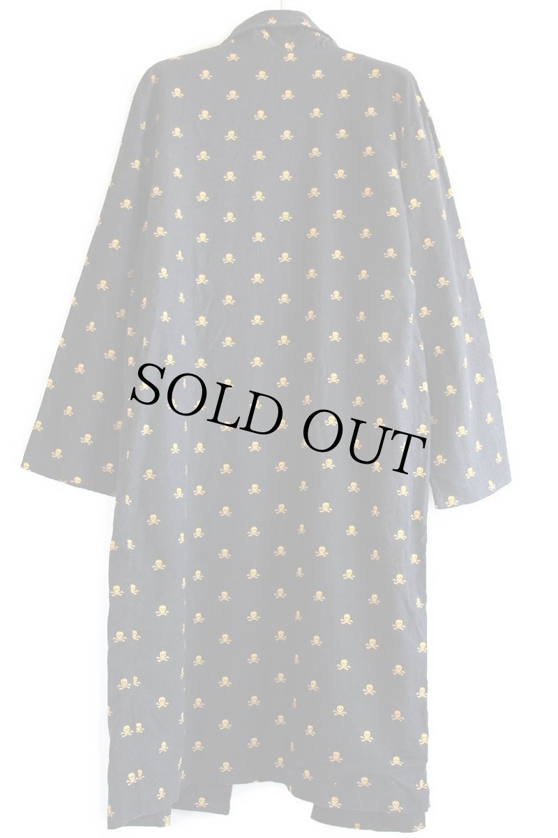 画像3: UNKNOWN スカル クロスボーン 総柄 ショールカラー コットン プリントネルガウン 黒★ローブ (3)