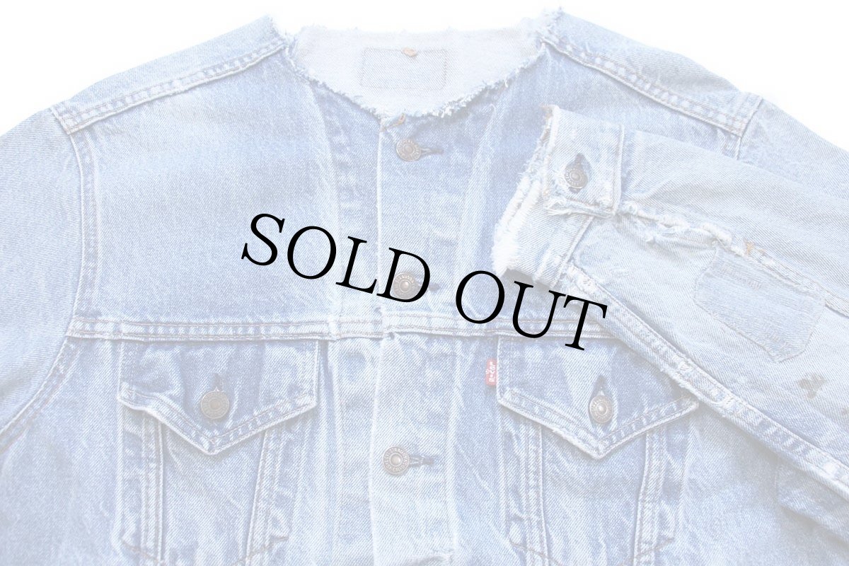 画像3: 80s USA製 Levi'sリーバイス 70506 ノーカラー デニムジャケット 4ポケット カスタム ボロ (3)