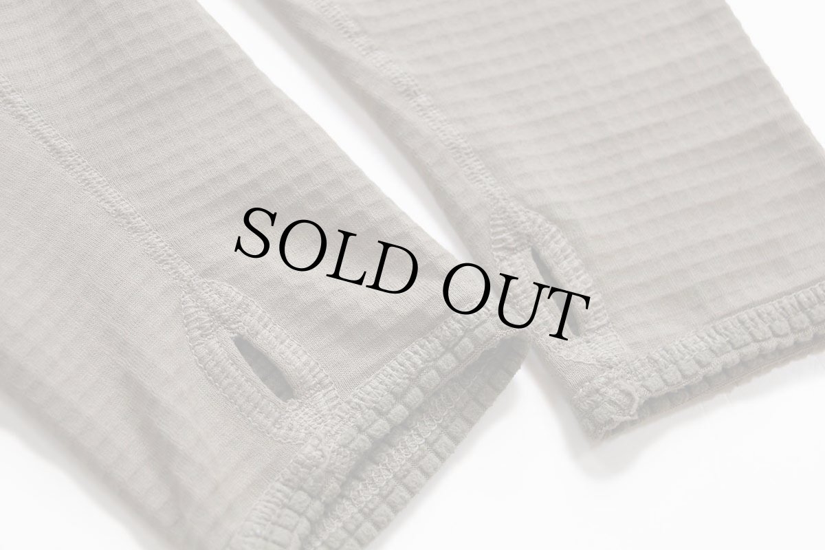 画像5: 米軍 ECWCS GEN3 LEVEL2 グリッドフリースシャツ コヨーテブラウン S-R (5)