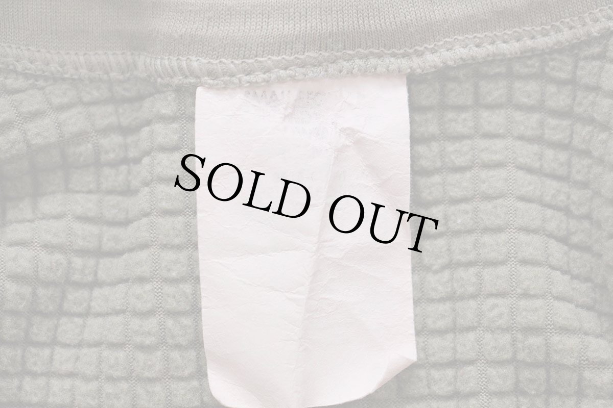 画像4: 米軍 ECWCS GEN3 LEVEL2 グリッドフリースシャツ コヨーテブラウン S-R (4)