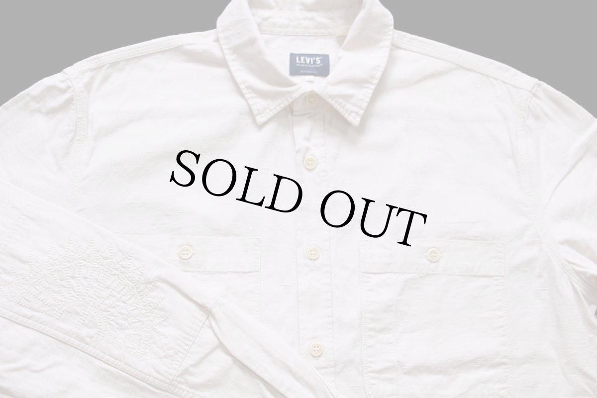 画像3: ルーマニア製 LEVI'Sリーバイス 刺繍入り エルボーパッチ コットン ワークシャツ 生成り L★ユーロ (3)