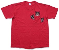 画像2: 90s USA製 THE LION KING ライオンキング シェンジ 刺繍 ポケット付き コットンTシャツ 赤 XL (2)