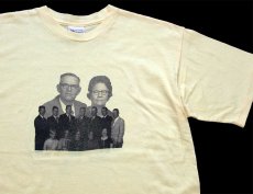画像1: 90s USA製 MILLS FAMILY REUNION 1998 フォトプリント コットTシャツ 薄黄 L (1)