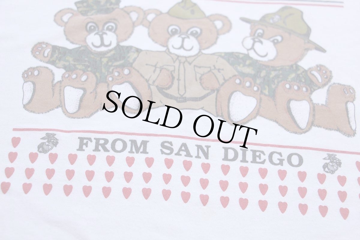 画像4: 90s USA製 CUDDLE UP WITH SOMEONE FROM SAN DIEGO USMC ロゴ ベア ぬいぐるみ Tシャツ 白 特大★ワンピース (4)