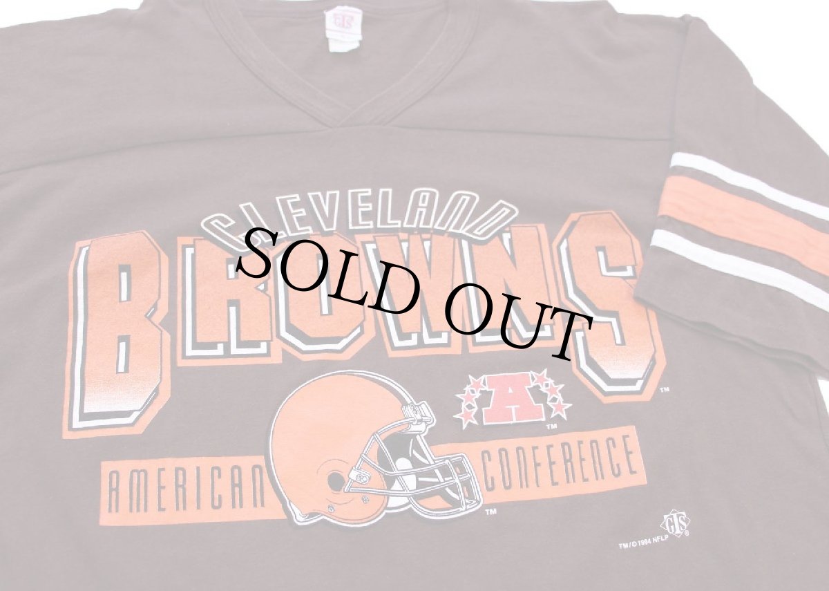 画像1: 90s USA製 NFL CLEVELAND BROWNS Vネック コットン フットボールTシャツ 焦げ茶 XL (1)
