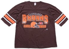 画像2: 90s USA製 NFL CLEVELAND BROWNS Vネック コットン フットボールTシャツ 焦げ茶 XL (2)