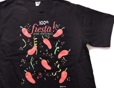 画像1: 90s USA製 Leeリー 100th Fiesta! SAN ANTONIO トウガラシ 蛍光プリント コットンTシャツ 黒 L (1)