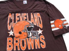 画像1: 80s USA製 NFL CLEVELAND BROWNS Vネック フットボールTシャツ 焦げ茶 XL (1)