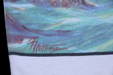 画像7: 90s USA製 ''THE SHALLOWS'' フィッシング クロコダイル アート 両面プリント コットンTシャツ 白 L (7)
