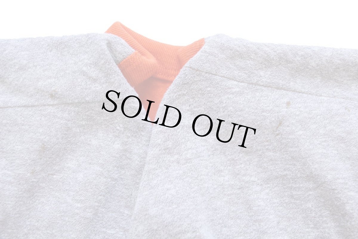 画像9: 80s NFL BRONCOS アメフト ひび割れプリント リバーシブルTシャツ オレンジ×杢グレー (9)