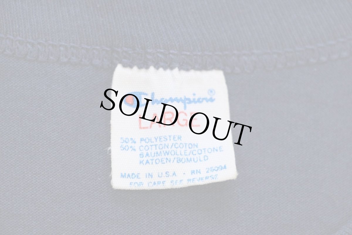 画像4: 80s USA製 Championチャンピオン OLD DOMINION UNIVERSITY ひび割れプリント ペンキ飛び Tシャツ 紺 L (4)