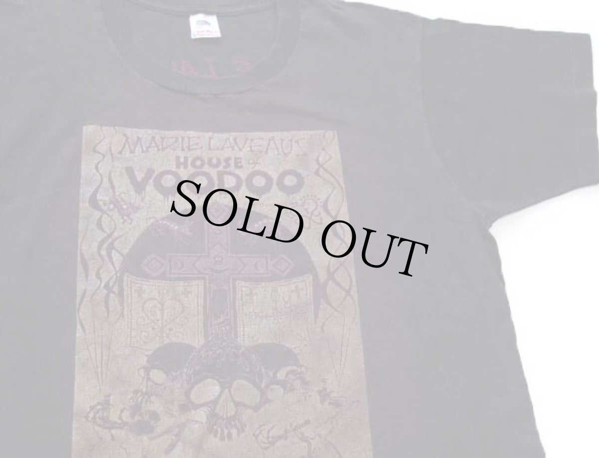 画像1: 90s USA製 MARIE LAVEAUS HOUSE of VOODOO 十字架 スカル 両面プリント コットンTシャツ 黒 L (1)
