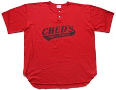 画像2: 90s USA製 CHED'S BAR & GRILL 17 ナンバリング ヘンリーネック Tシャツ 濃赤 XXL★特大 (2)