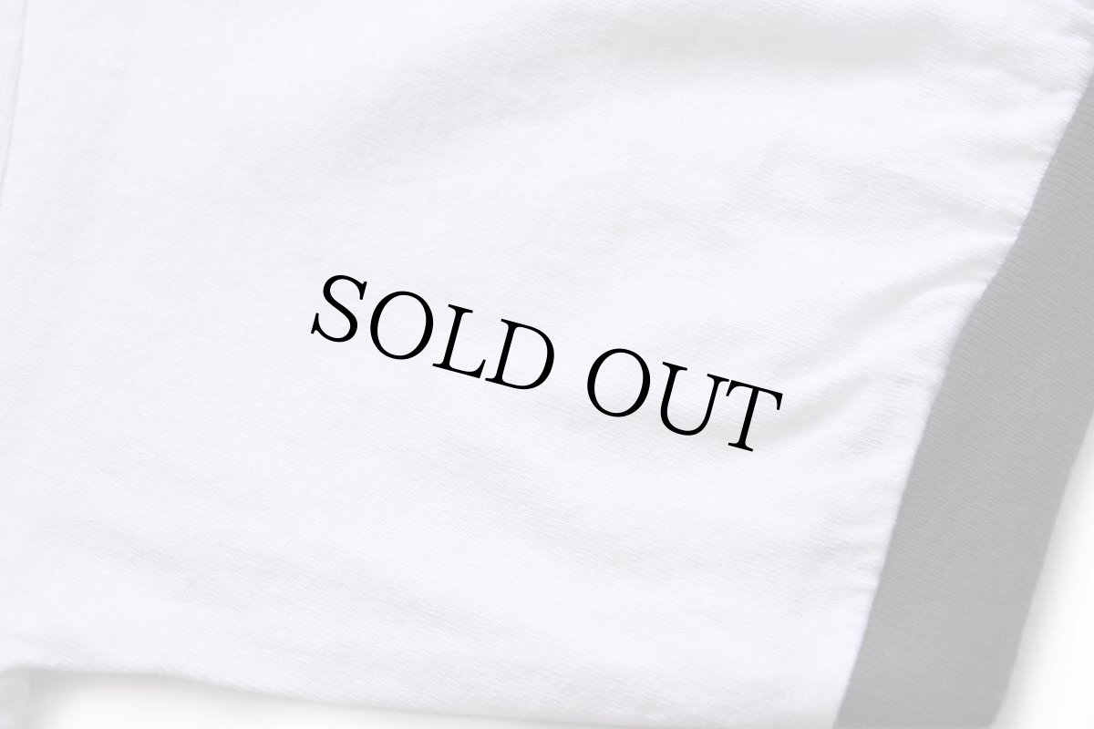 画像7: 00s STARBUCKS COFFEE スターバックス コーヒー ロゴ レッドリボン 足型 両面プリント コットン リンガーTシャツ 白×黒 L (7)