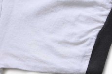 画像7: 00s STARBUCKS COFFEE スターバックス コーヒー ロゴ レッドリボン 足型 両面プリント コットン リンガーTシャツ 白×黒 L (7)