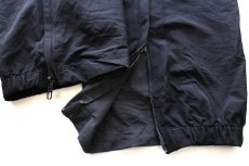 画像9: 10 米軍 U.S.ARMY ロゴ刺繍 APFU トレーニング ナイロンパンツ 黒 L/R★85 IPFU (9)