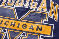 画像4: 90s USA製 Championチャンピオン MICHIGAN WOLVERINES ダメージ コットンTシャツ 紺 XL (4)