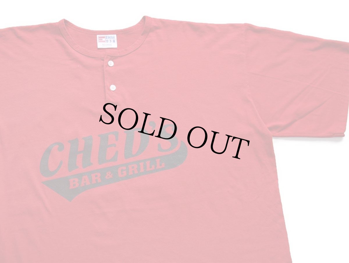 画像1: 90s USA製 CHED'S BAR & GRILL 17 ナンバリング ヘンリーネック Tシャツ 濃赤 XXL★特大 (1)