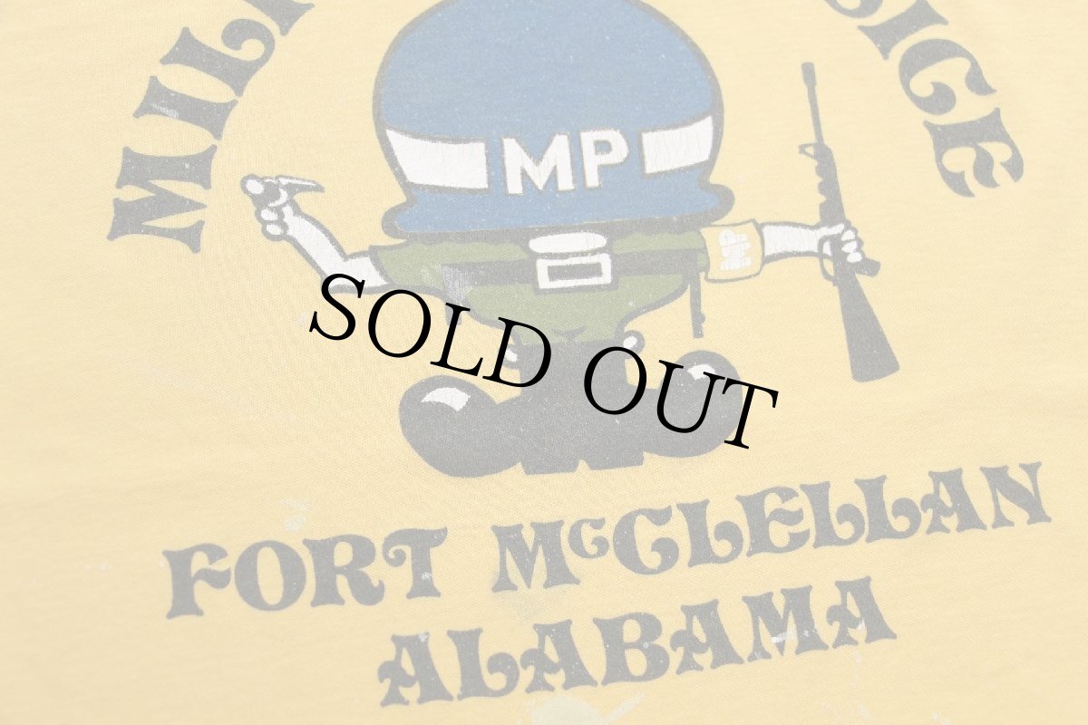 画像4: 80s MILITARY POLICE FORT McCLELLAN ALABAMA 両面プリント ペンキ飛び アスレチックTシャツ 黄 (4)