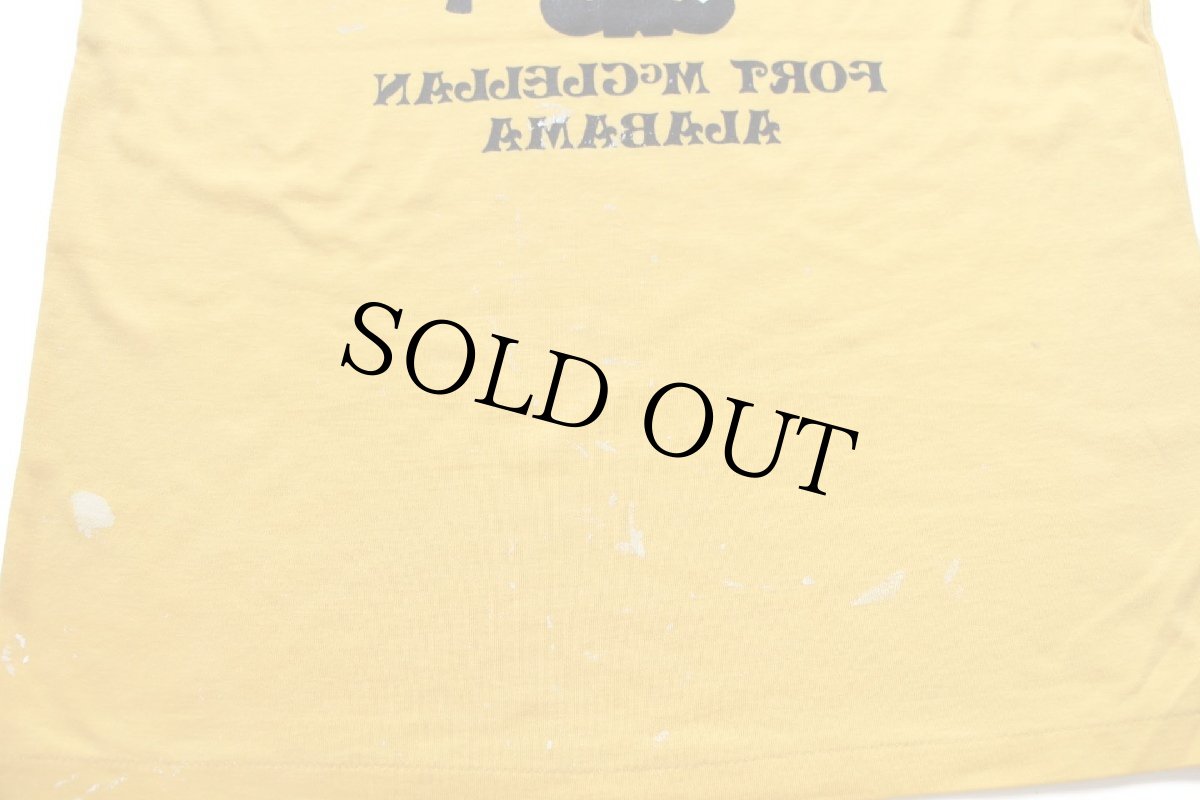 画像6: 80s MILITARY POLICE FORT McCLELLAN ALABAMA 両面プリント ペンキ飛び アスレチックTシャツ 黄 (6)