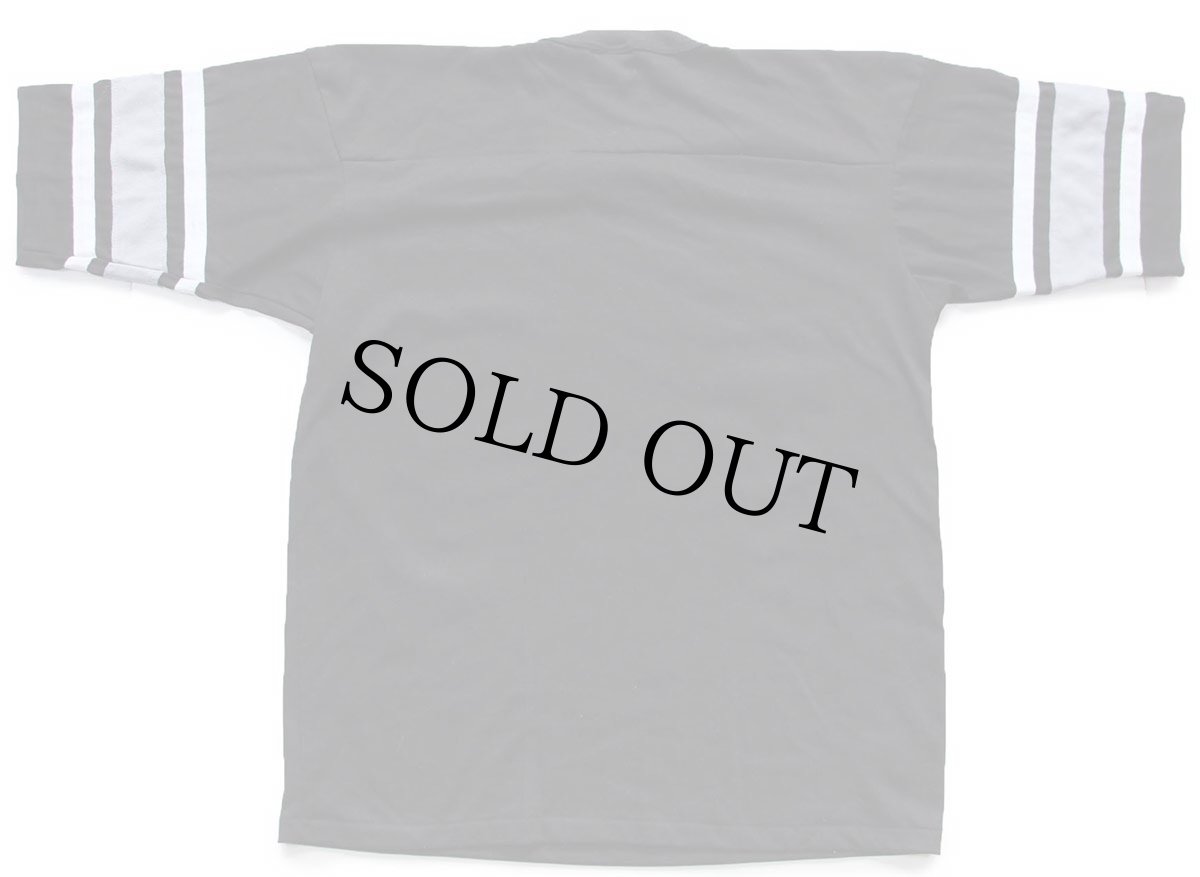 画像2: 90s USA製 NFL RAIDERS Vネック フットボールTシャツ 黒 L (2)