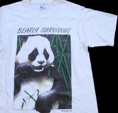 画像1: 90s USA製 BEARLY SURVIVING パンダ コットンTシャツ 白 S (1)